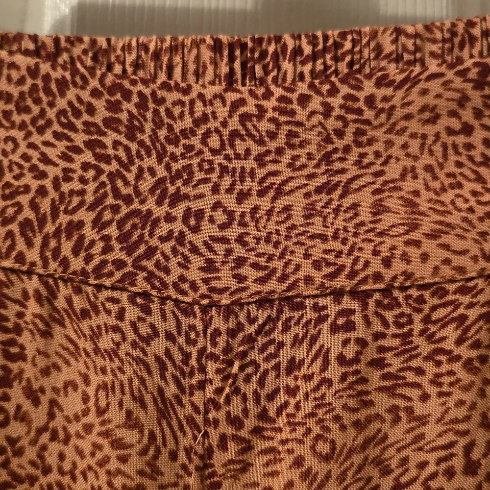 JESSICA SIMPSON BRAND WOMEN'S PLUS SIZE LEOPARD PRINT PANTS SIZE 2X - Picture 6 of 14
